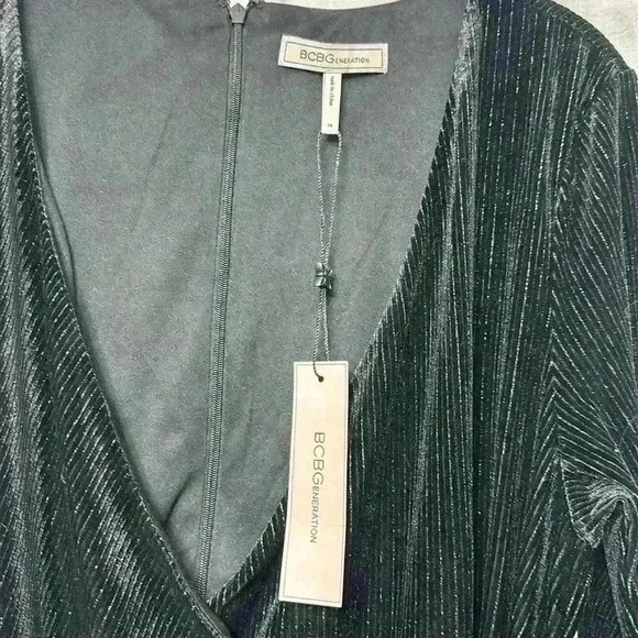 NWT BCBGeneration Women's V-Neck Long-Sleeve Velvet Mini Dress sz 14 Item#8R - Picture 5 of 12